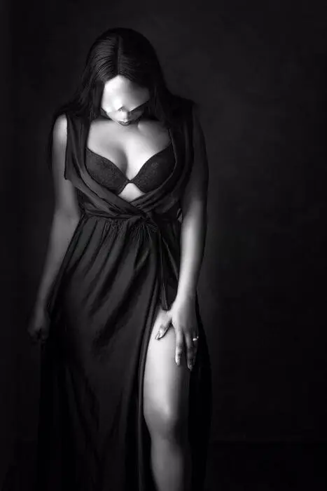 Escort Model Nefertiti