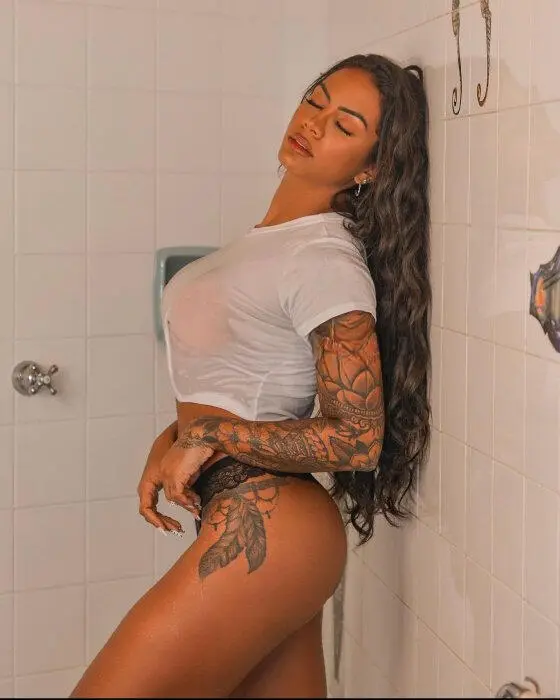 Escort Model Shamila